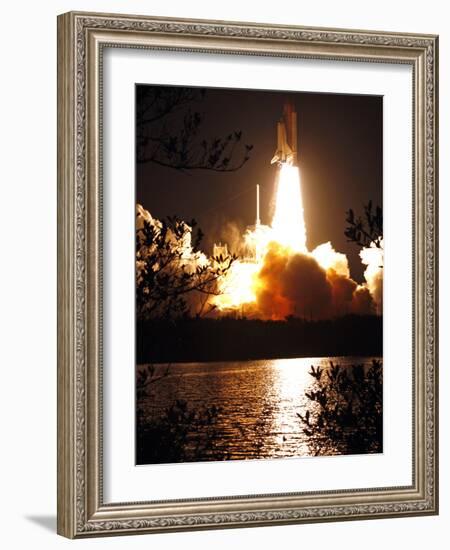 Space Shuttle-John Raoux-Framed Photographic Print