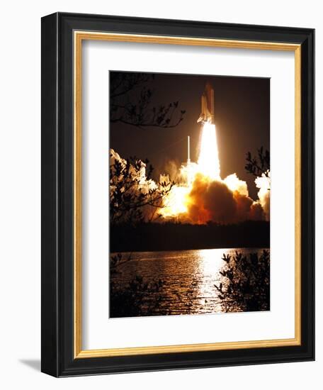 Space Shuttle-John Raoux-Framed Photographic Print