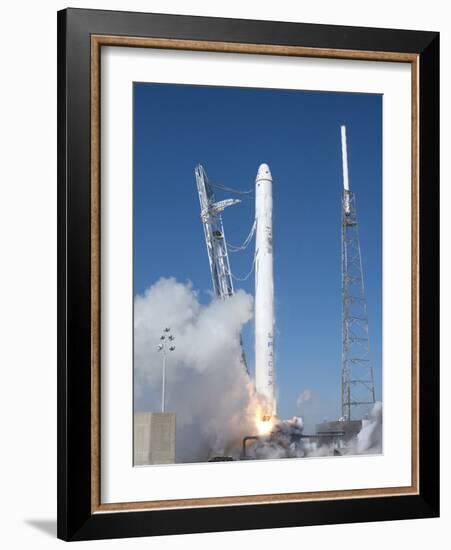 Spacex?S Falcon 9 Rocket and Dragon Spacecraft Lift Off from Cape Canaveral Air Force Station-null-Framed Photo