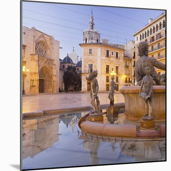 Spain, Valencia, Plaza De La Virgen, Turia Fountain, Catedral De Santa Mar’a De Valencia-Rainer Mirau-Mounted Photographic Print