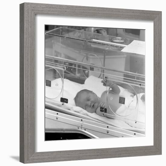 Special Care Unit for Premature Babies, Nether Edge Hospital, Sheffield, South Yorkshire, 1969-Michael Walters-Framed Photographic Print