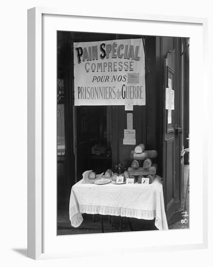 'Special Squashed Bread for Our Prisoners of War', Paris, 1915-Jacques Moreau-Framed Photographic Print