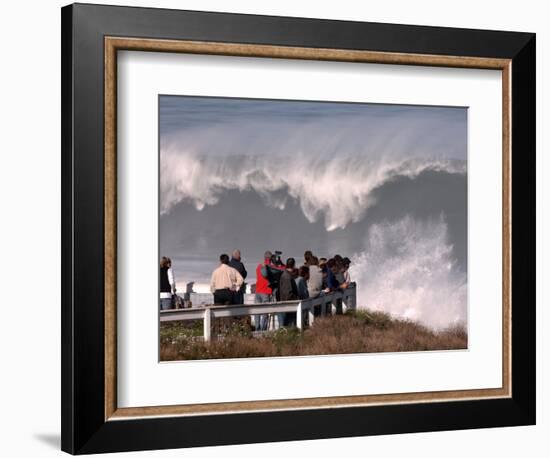 Spectators Line the Bluff at La Jolla Cove to Get a Good Look at the Large Surf in San Diego-null-Framed Photographic Print