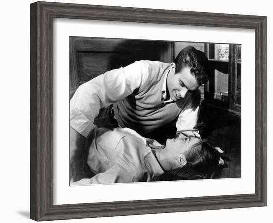 Splendor In The Grass, Warren Beatty, Natalie Wood, 1961-null-Framed Photo