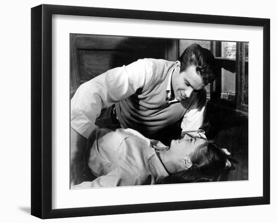 Splendor In The Grass, Warren Beatty, Natalie Wood, 1961-null-Framed Photo