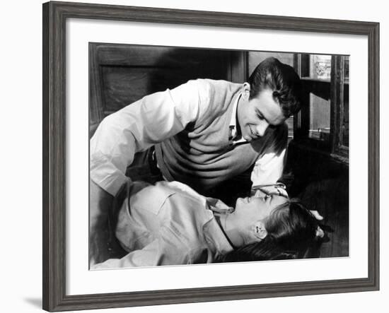 Splendor In The Grass, Warren Beatty, Natalie Wood, 1961-null-Framed Photo