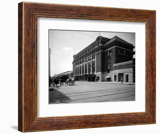 Spokane: O.W. and Milwaukee Station, 1915-Asahel Curtis-Framed Giclee Print