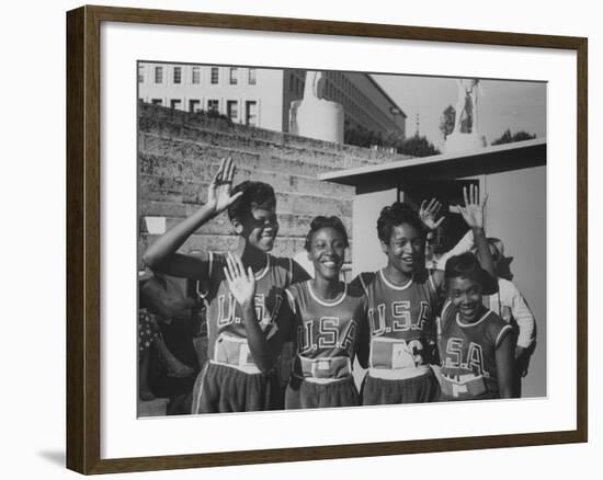 Sprinter Wilma Rudolph at the Olympics, W. Team Mates-null-Framed Premium Photographic Print