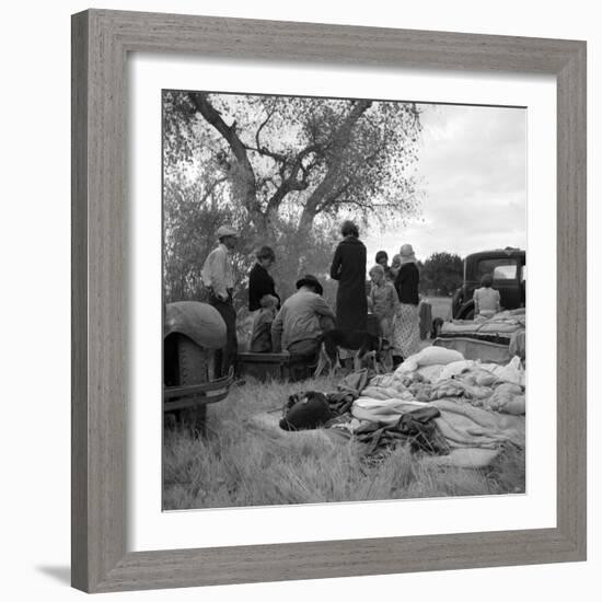 Squatters along highway near Bakersfield, California, 1935-Dorothea Lange-Framed Photographic Print