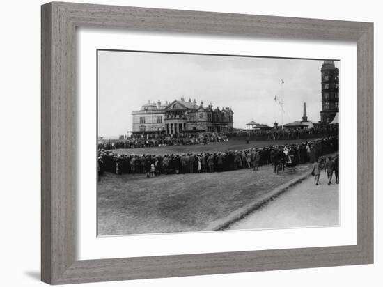 St. Andrews, Old Course, Hole 18-null-Framed Premium Giclee Print