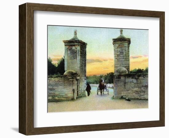 St. Augustine, Florida - View of the Old City Gate-Lantern Press-Framed Art Print