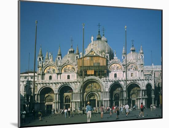 St. Marks Basilica, Venice, Italy-Peter Thompson-Mounted Photographic Print