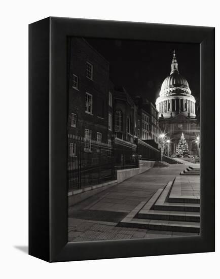 St. Pauls of London-Doug Chinnery-Framed Premier Image Canvas