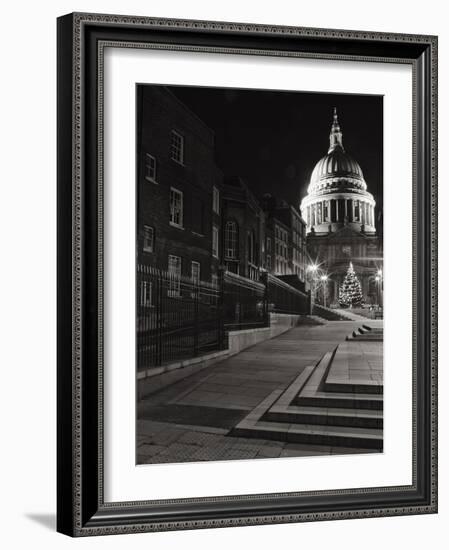 St. Pauls of London-Doug Chinnery-Framed Photographic Print