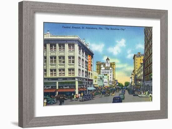 St. Petersburg, Florida - View Down Central Avenue-Lantern Press-Framed Art Print