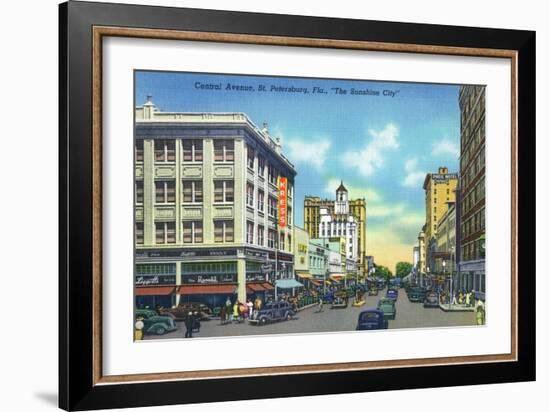 St. Petersburg, Florida - View Down Central Avenue-Lantern Press-Framed Art Print