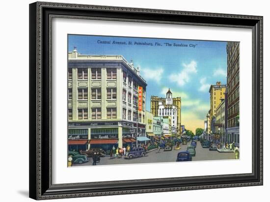 St. Petersburg, Florida - View Down Central Avenue-Lantern Press-Framed Art Print