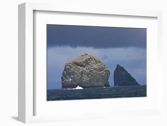 Stac Lee and Stac an Armin, St. Kilda Archipielago, Outer Hebrides, Scotland, UK-Muñoz-Framed Photographic Print