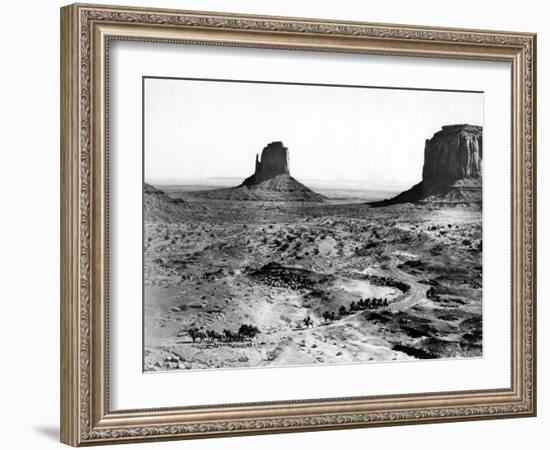 Stagecoach, 1939-null-Framed Photo