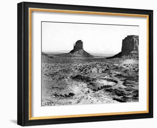 Stagecoach, 1939-null-Framed Photo