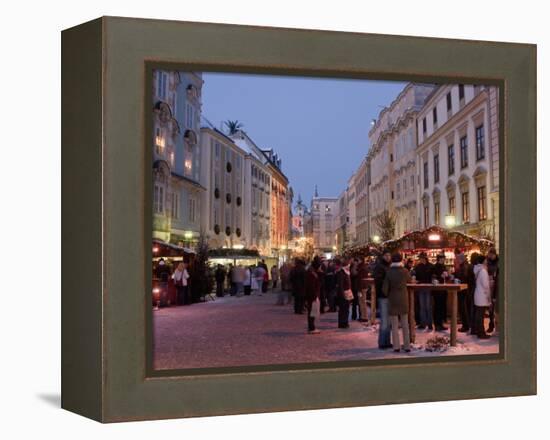 Stalls and People at Christmas Market, Stadtplatz, Steyr, Oberosterreich (Upper Austria)-Richard Nebesky-Framed Premier Image Canvas