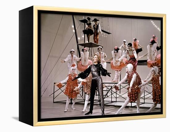 STAR !, 1968 directed by ROBERT WISE Julie Andrews (photo)-null-Framed Stretched Canvas