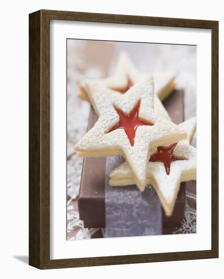 Star-Shaped Jam Biscuits with Icing Sugar (Christmas)-null-Framed Photographic Print