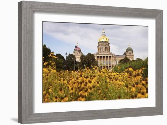 State Capitol Building in Des Moines-benkrut-Framed Photographic Print