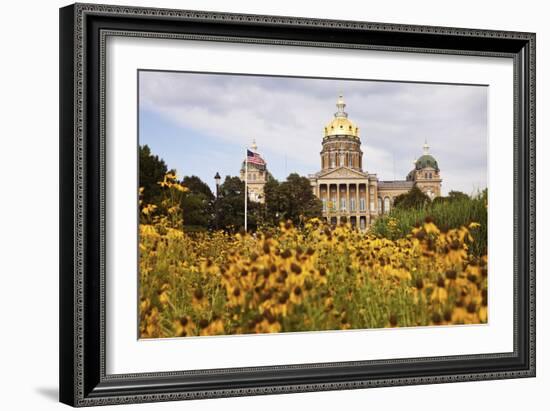 State Capitol Building in Des Moines-benkrut-Framed Photographic Print