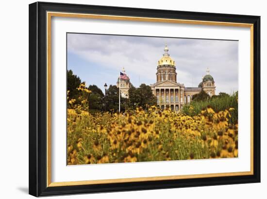 State Capitol Building in Des Moines-benkrut-Framed Photographic Print