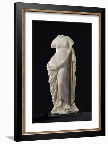 Statue d'Aphrodite à la tortue-null-Framed Giclee Print