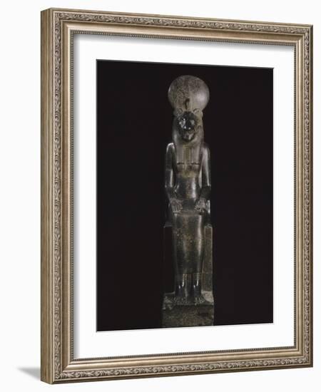 Statue de Sekhmet, déesse à tête de lionne-null-Framed Giclee Print