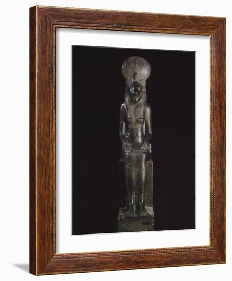 Statue de Sekhmet, déesse à tête de lionne-null-Framed Giclee Print