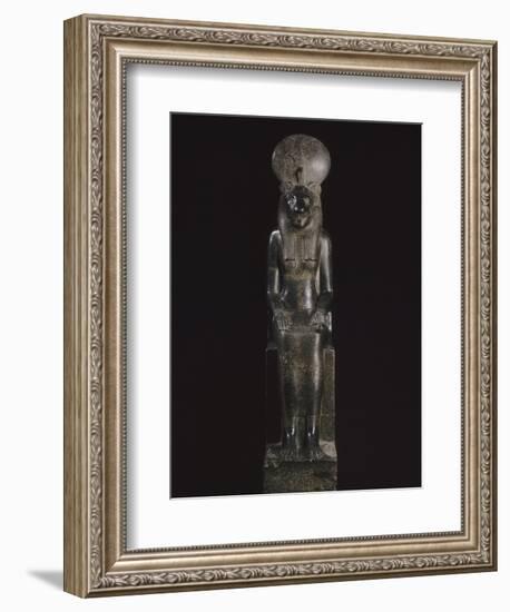 Statue de Sekhmet, déesse à tête de lionne-null-Framed Giclee Print