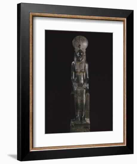 Statue de Sekhmet, déesse à tête de lionne-null-Framed Giclee Print