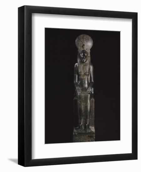 Statue de Sekhmet, déesse à tête de lionne-null-Framed Giclee Print