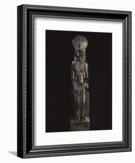 Statue de Sekhmet, déesse à tête de lionne-null-Framed Giclee Print