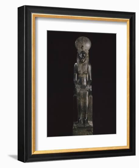 Statue de Sekhmet, déesse à tête de lionne-null-Framed Giclee Print