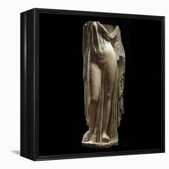 Statue Female Portrait of Type of Venus Genetrix-null-Framed Premier Image Canvas