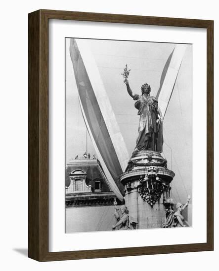 Statue in the Place de La Republique-Loomis Dean-Framed Photographic Print