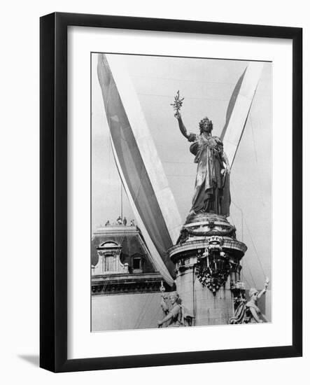 Statue in the Place de La Republique-Loomis Dean-Framed Photographic Print