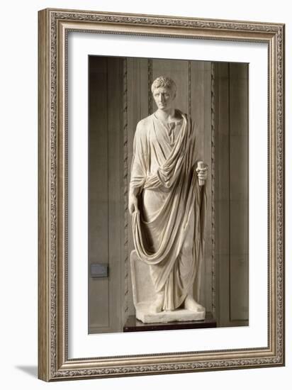 Statue masculine drapée. L'empereur Auguste (27 av J.-C.-14 ap J.-C.). Le portrait reflète-null-Framed Giclee Print