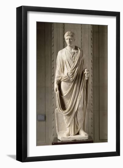 Statue masculine drapée. L'empereur Auguste (27 av J.-C.-14 ap J.-C.). Le portrait reflète-null-Framed Giclee Print