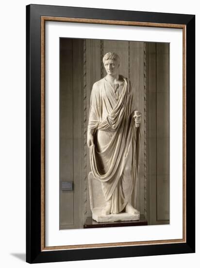 Statue masculine drapée. L'empereur Auguste (27 av J.-C.-14 ap J.-C.). Le portrait reflète-null-Framed Giclee Print