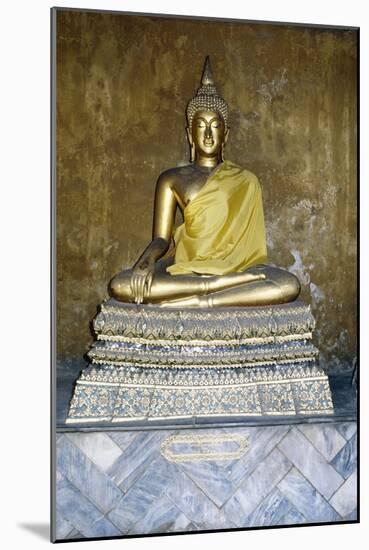 Statue of Buddha, Wat Pho, Bangkok, Thailand, 19th Century-null-Mounted Giclee Print