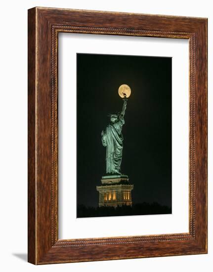 Statue of Liberty-Hua Zhu-Framed Photographic Print