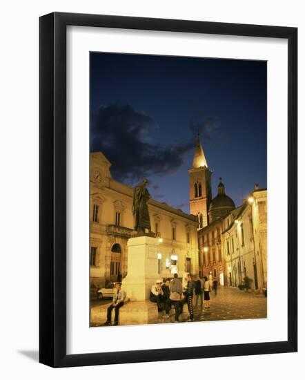 Statue of Ovid, Piazza XX Settembre, Sulmona, Abruzzo, Italy-Ken Gillham-Framed Photographic Print