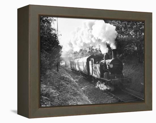 Steam Train on the Southern Region Nr-null-Framed Premier Image Canvas