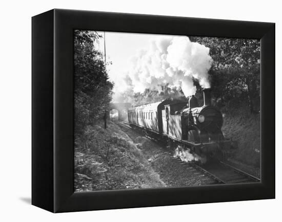 Steam Train on the Southern Region Nr-null-Framed Premier Image Canvas