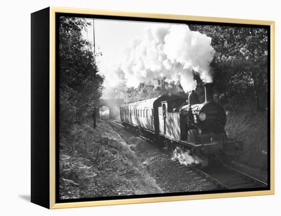 Steam Train on the Southern Region Nr-null-Framed Premier Image Canvas